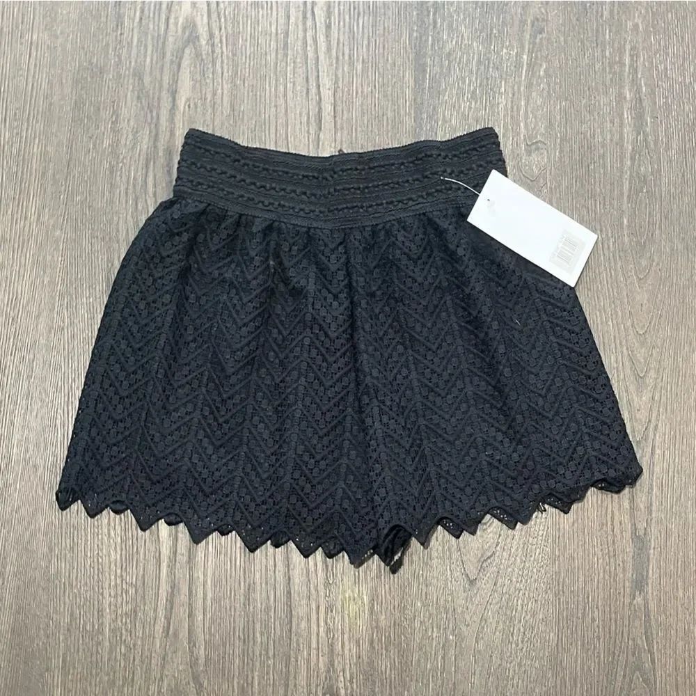 NWT Leggings Park Crochet Black Shorts - Size S/M